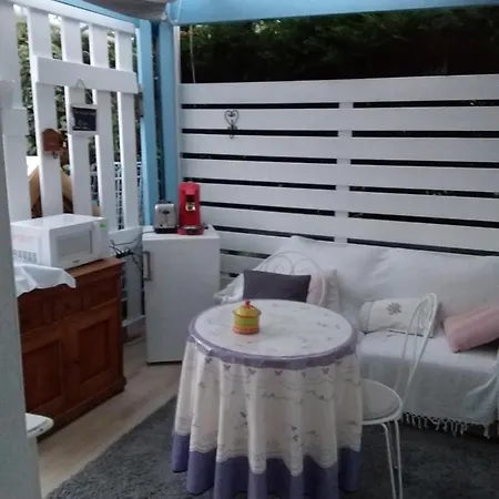 ホームステイ Tiny House Et *
